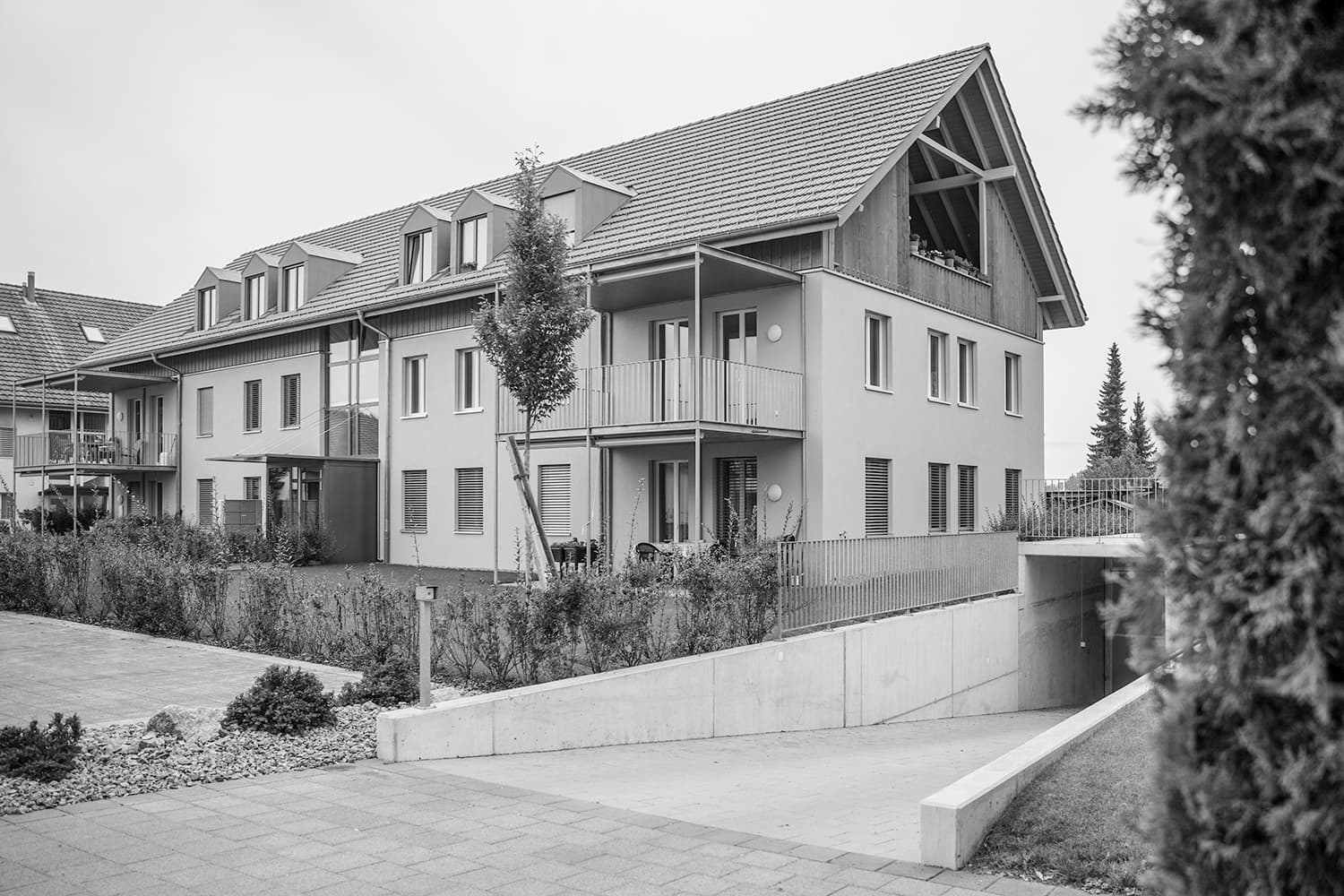 MFH Aegerterstrasse 4923 Wynau mit Steildach und Dachterrasse (Denkmalpflege)