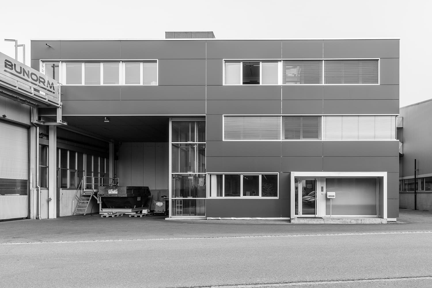 Neubau/Aufstockung/Umbau Bunorm AG Aarwangen Bürogebäude Werkhallen
