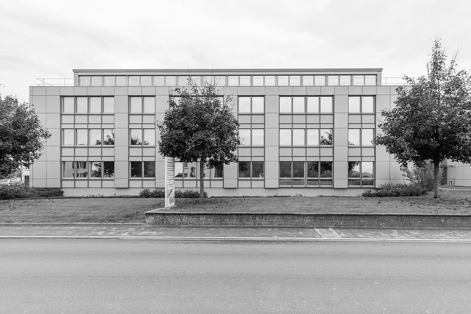 Neubau/Umbau Schneeberger Lineratechnik AG Roggwil Bürogebäude Werkhallen